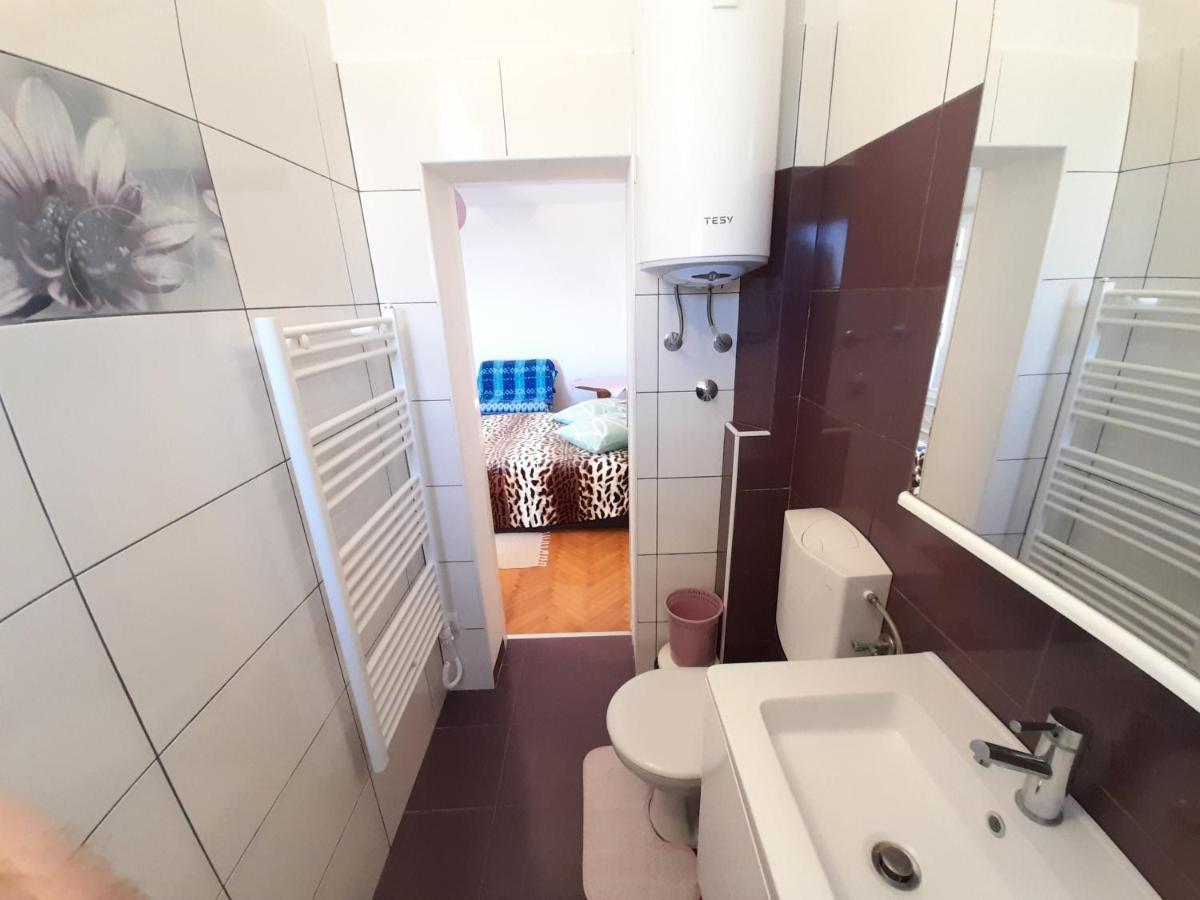 Perica Apartment And Perica Room With Separate Entrance Zadar Exterior foto