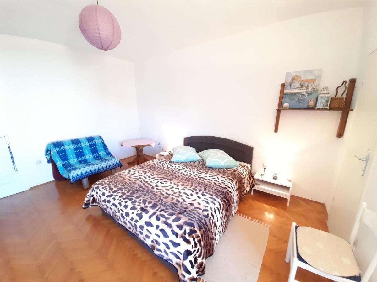 Perica Apartment And Perica Room With Separate Entrance Zadar Exterior foto