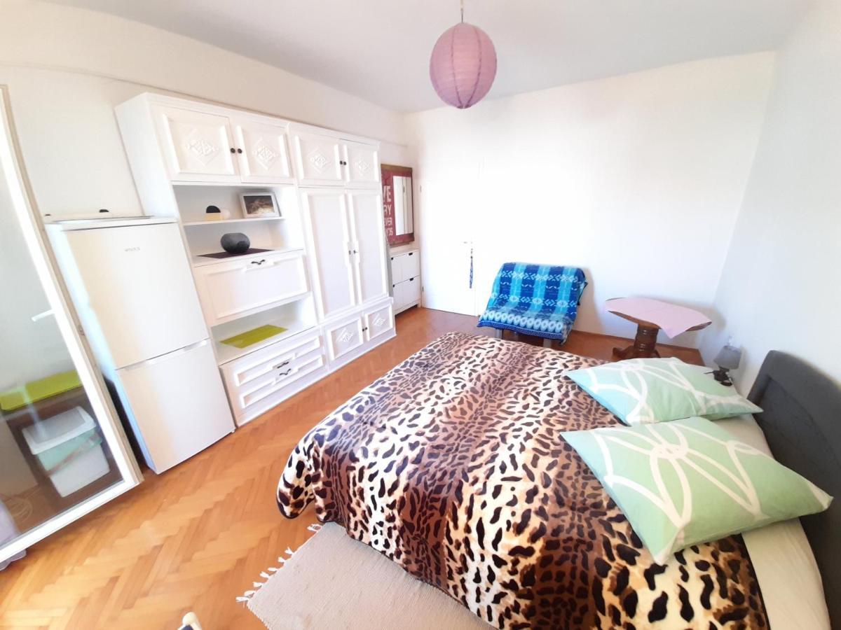 Perica Apartment And Perica Room With Separate Entrance Zadar Exterior foto