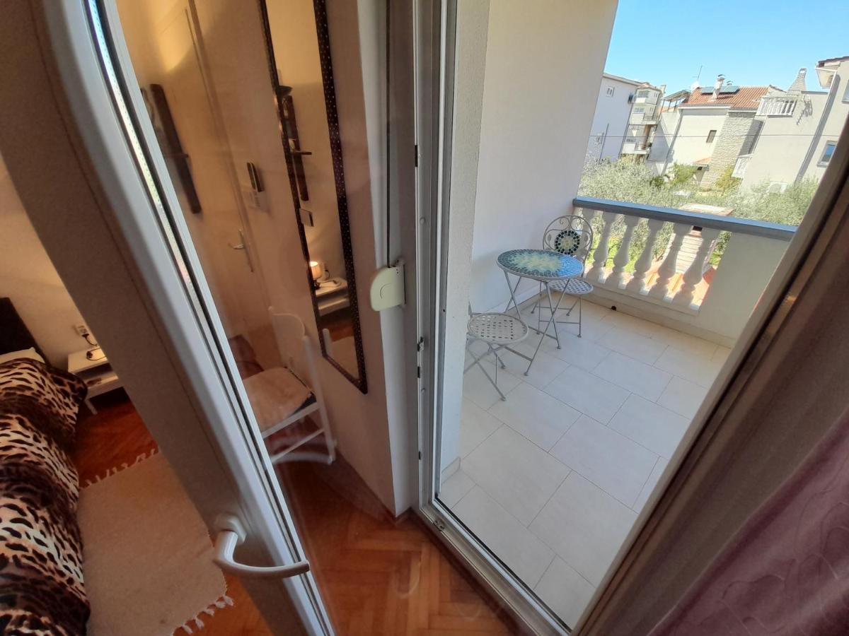 Perica Apartment And Perica Room With Separate Entrance Zadar Exterior foto