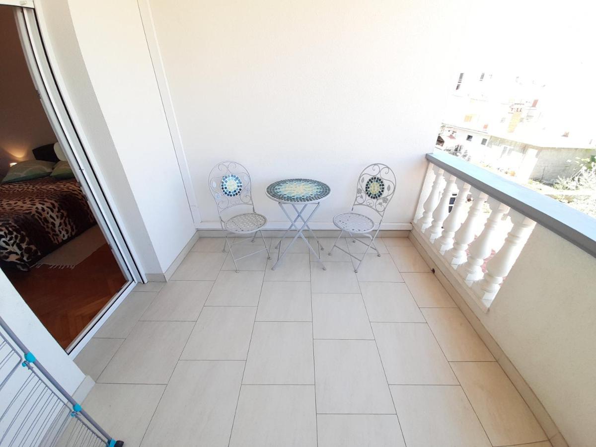 Perica Apartment And Perica Room With Separate Entrance Zadar Exterior foto