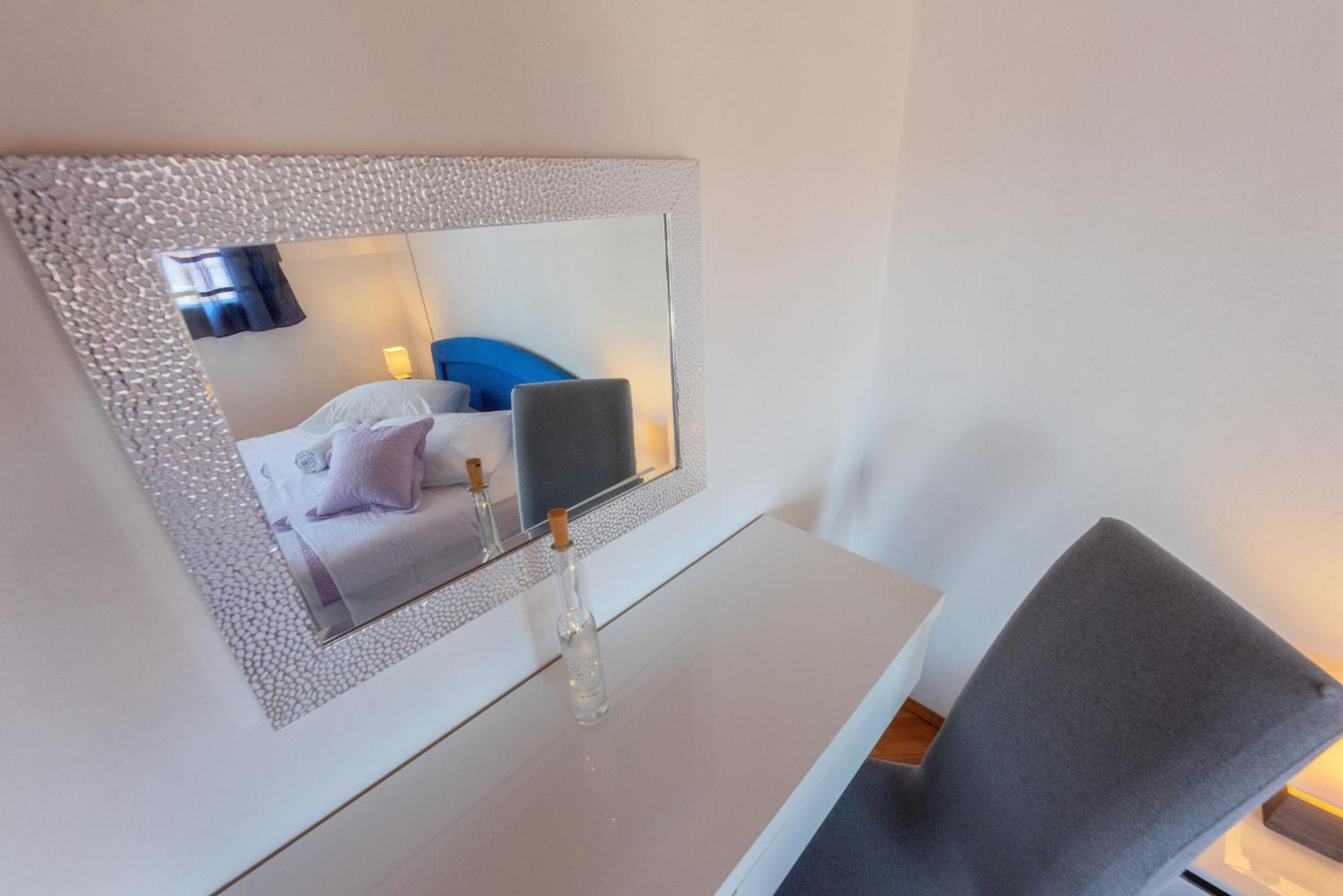 Perica Apartment And Perica Room With Separate Entrance Zadar Exterior foto