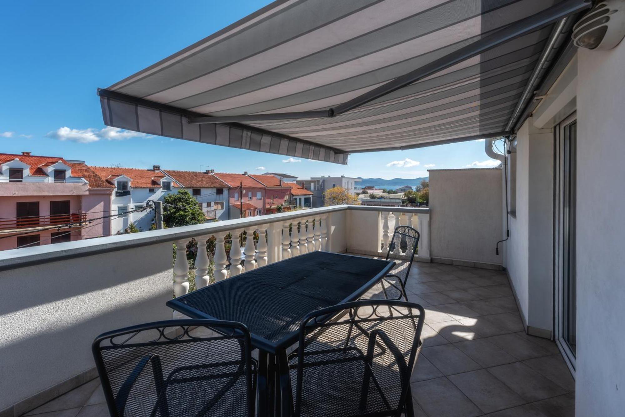 Perica Apartment And Perica Room With Separate Entrance Zadar Exterior foto